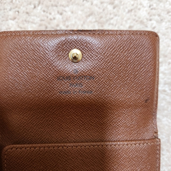 Vintage Louis Vuitton Monogram Compact Wallet - Picture 13 of 13